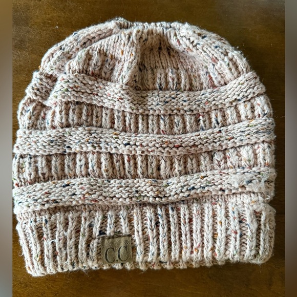 C.C. Exclusives Knit Beanie Hat For Ponytail/Bun, Pink, pre-owned - Picture 5 of 5